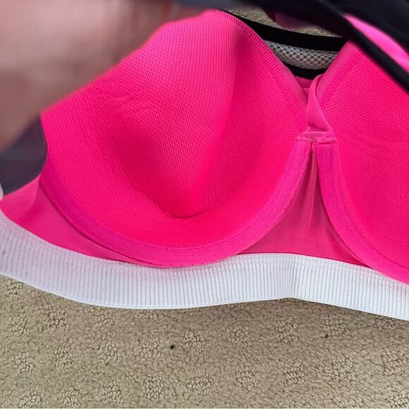 Victoria's Secret VSX Sport Hot Pink Underwire Mesh Racerback Lined Sports Bra - Picture 6 of 14